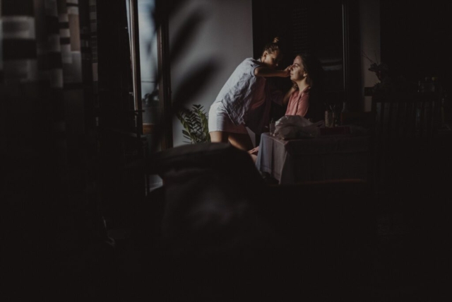 Preparazione della sposa con la fase trucco