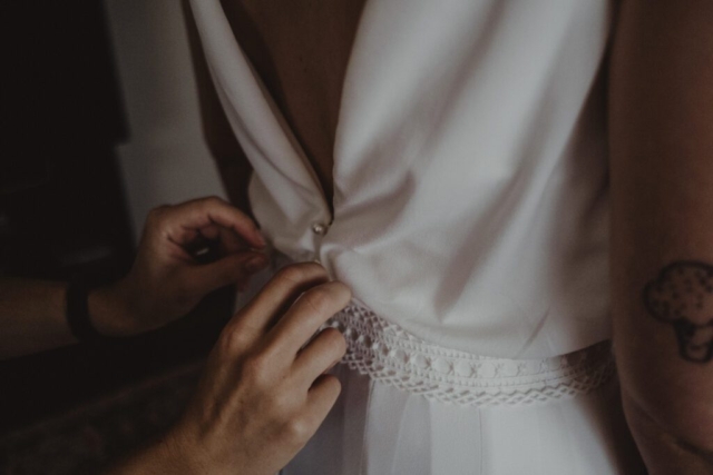 Dettaglio dell'abito sposa