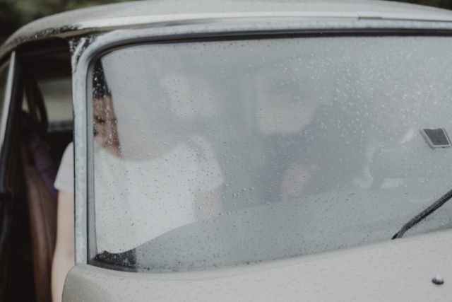 Ritratto sposa tra le gocce