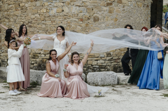 Foto di gruppo con la sposa